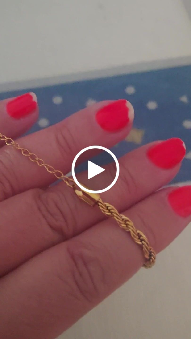 Customer video review of Pulsera Lace