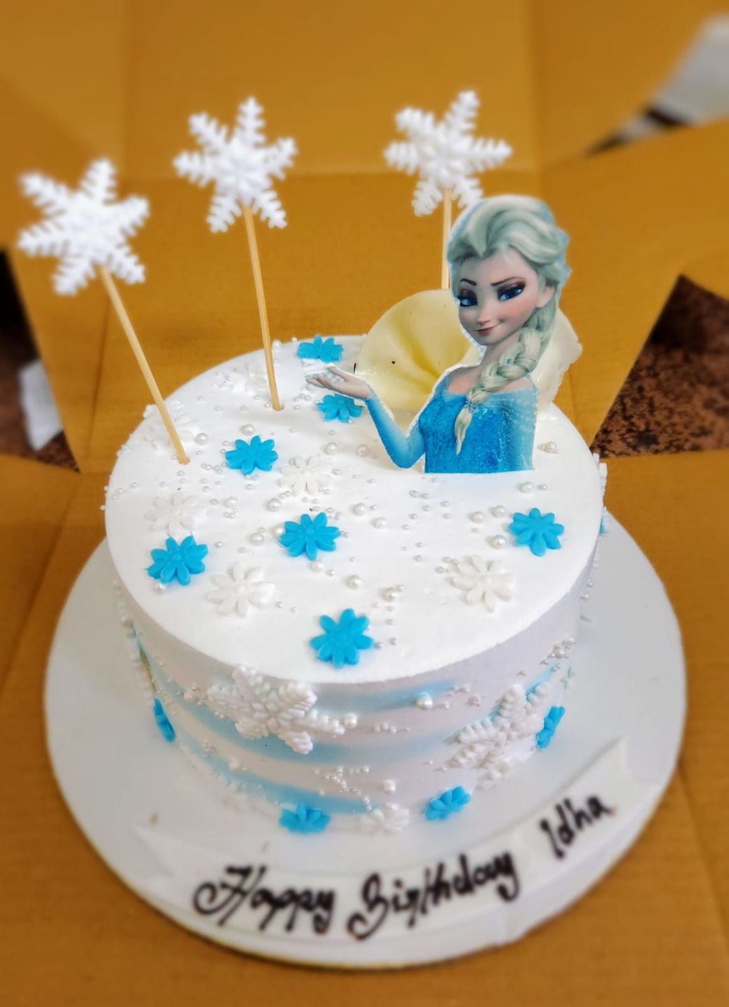 Customer photo review of Frozen Magical Cake