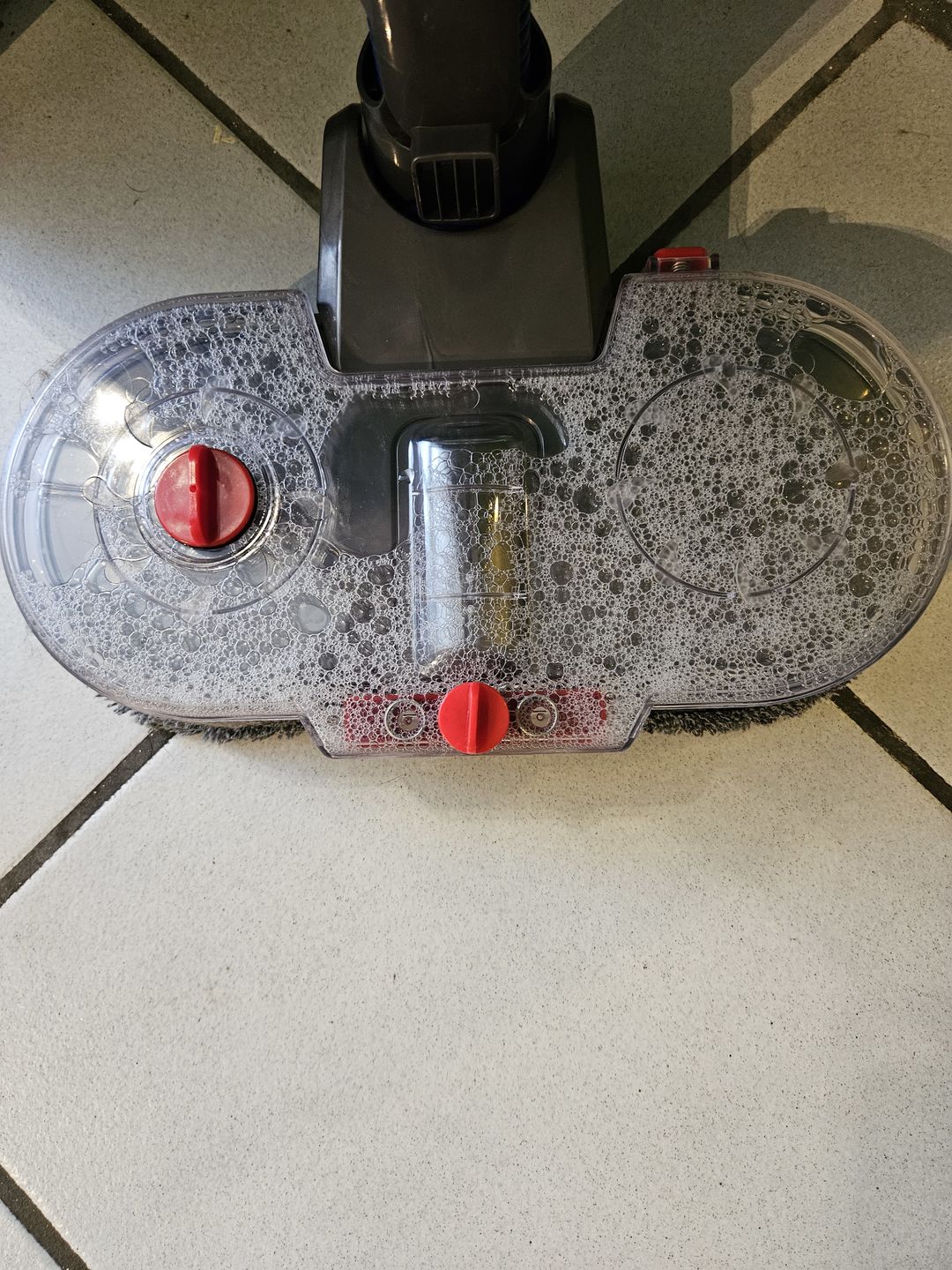 Customer photo review of Elektrischer Wischaufsatz passend für Dyson (inkl. 4 gratis Wischpads)