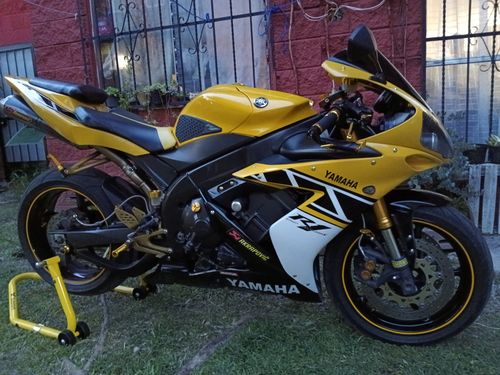 Customer photo review of Parador Soporte Universal Para Motocicleta Caballete 340kg