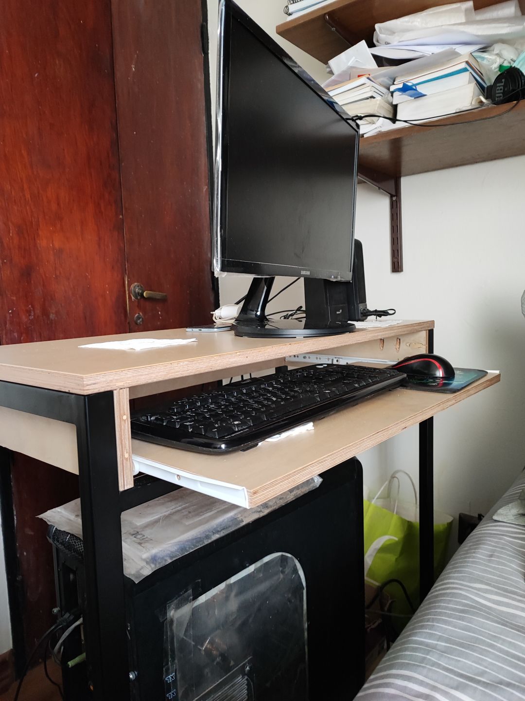 Customer photo review of Escritorio Kallfu Since 2020