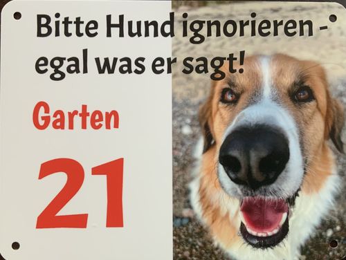Customer photo review of Hunde-Türschild mit Foto & Wunschtext (UV- UND WETTERFEST)