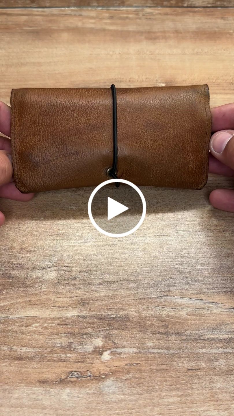 Customer video review of Leder-Tabaktasche Sintra