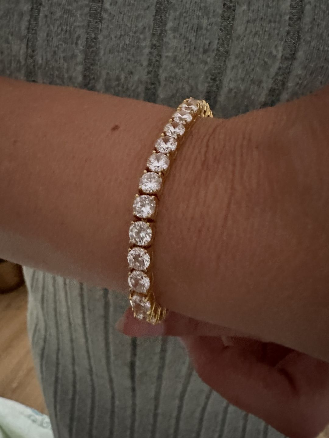 Customer photo review of TENNISBOY BRACELET. - 5MM 18K GOLD