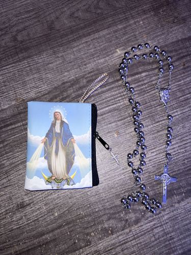 Customer photo review of Our Lady of Grace Zippered Rosary Case