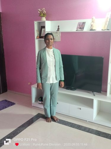 Customer photo review of LivIn Bootcut Pants - Sap Green