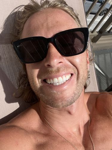 Customer photo review of bedrō Whitening