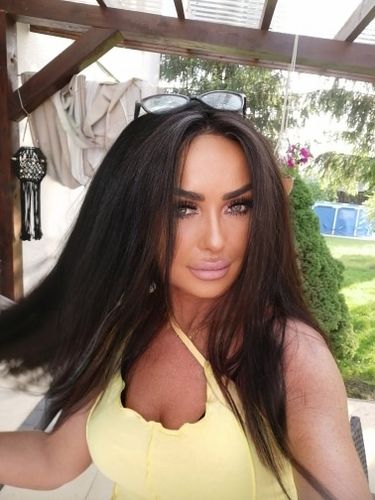 Customer photo review of Kinky Straight Wear & Go Glueless Wigs With Natural Hairline Dome Cap Lace Closure Wigs