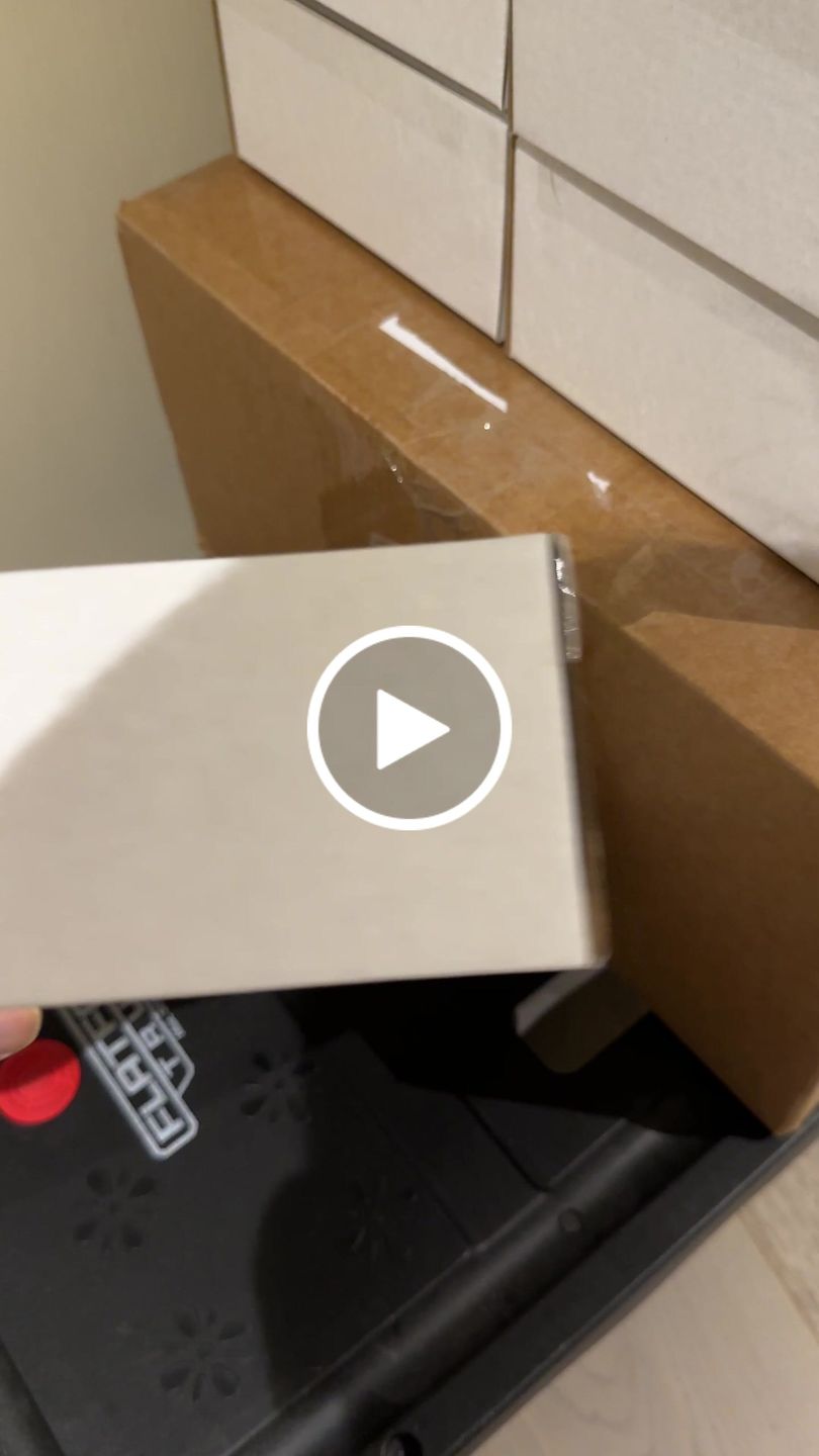 Customer video review of 220 x 160 x 77mm A5 Diecut White Mailing Box B38