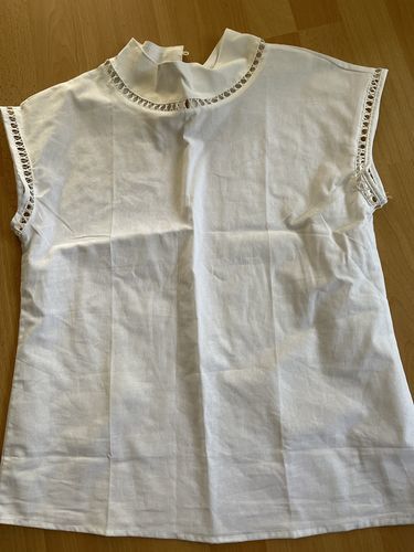 Customer photo review of Bluzka ze stójką z koronki w jednolitym kolorze