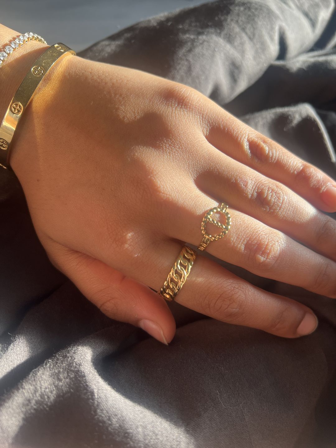 Customer photo review of Azura Ring | 18K vergoldet