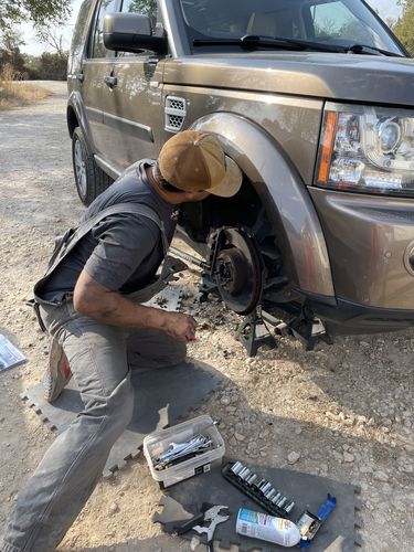 Customer photo review of 2010-2016 Land Rover Discovery 4 / LR4 4-Wheel Air Suspension Conversion Kit with Light Out Module (LB94FM)