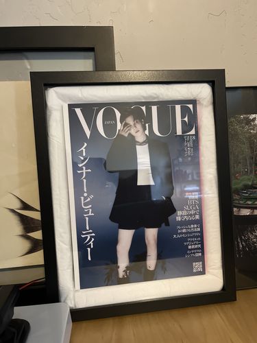 Customer photo review of BTS SUGA on Vogue Japan Magazine Cover (Aug 2023 Issue)