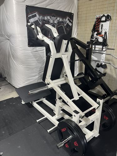 Customer photo review of V-squat Machine HK01