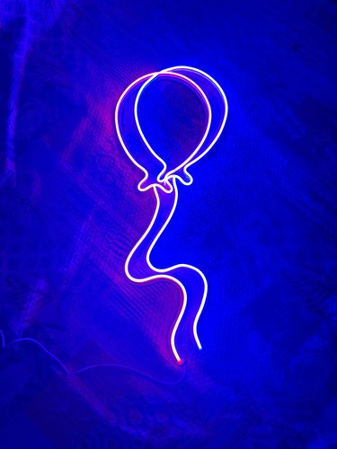 Customer photo review of Baloons Neon Duvar Dekoru