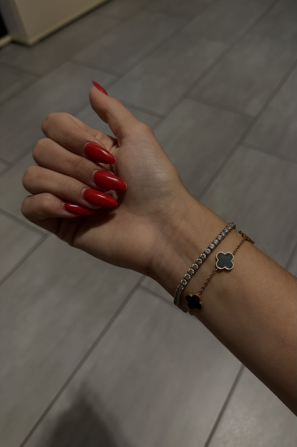 Customer photo review of Clover Marmor Armband | 18K vergoldet