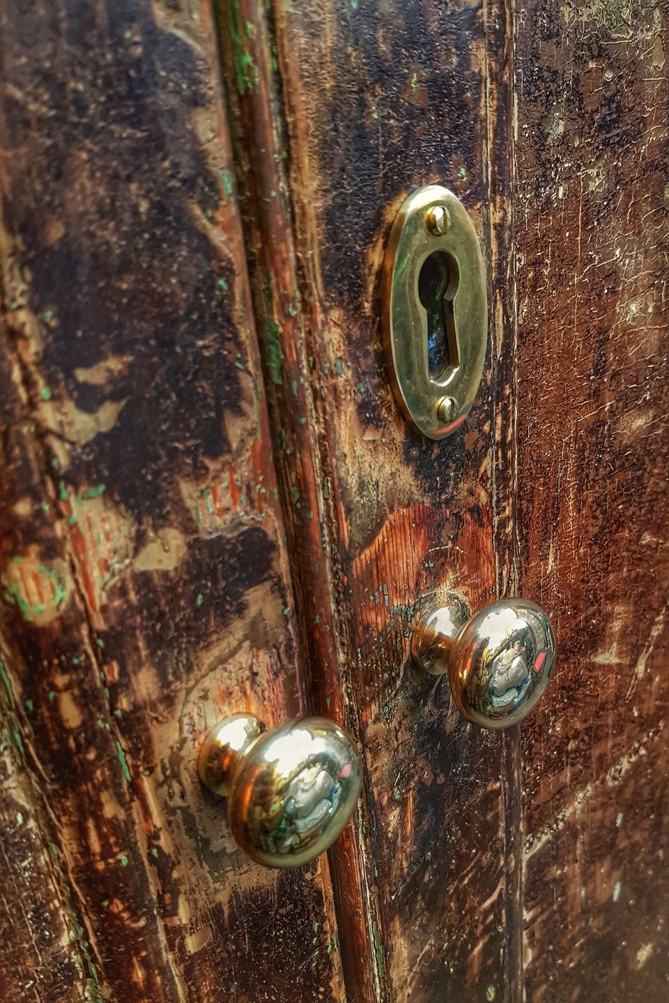 Customer photo review of Classic Polished Brass Cupboard Handles