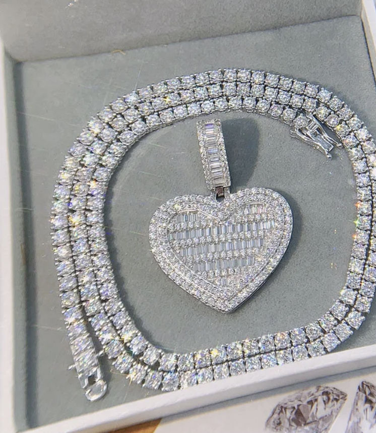 Customer photo review of MARY JANE NECKLACE SET