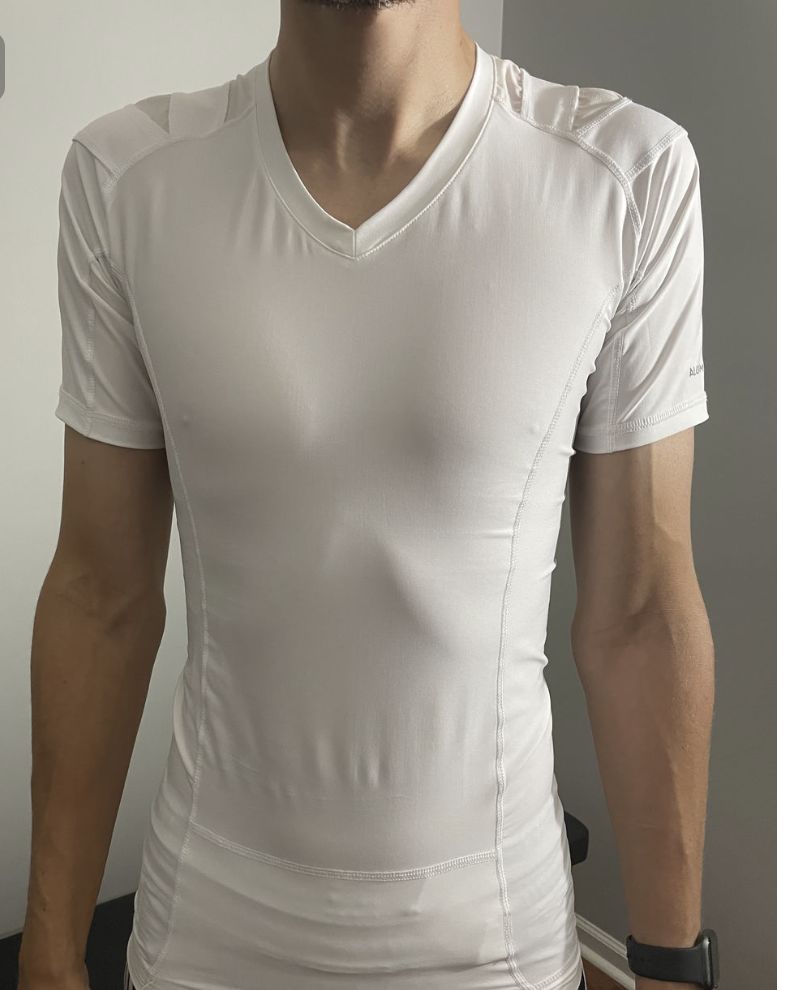 Customer photo review of Camiseta Postural Masculina - Posture Shirt® Com Zipper