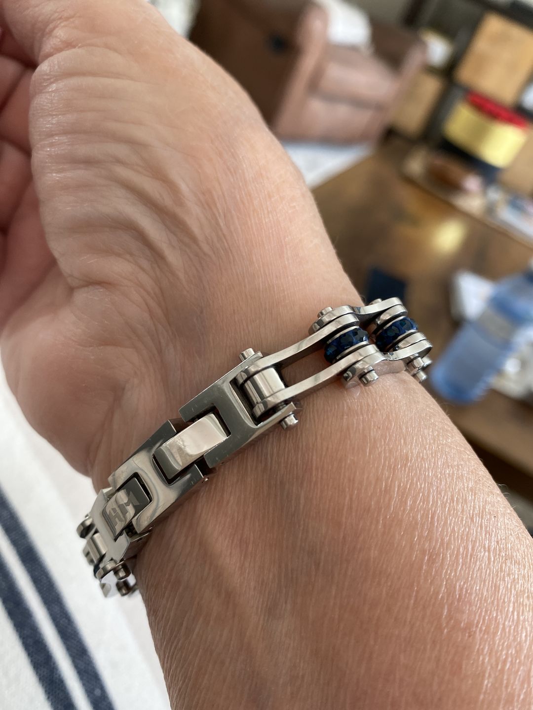 Customer wearing 10mm stainless steel bike chain bracelet with Cycolinks extension clasp - perfect fit demonstration
