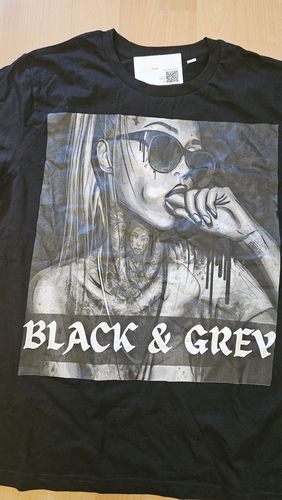 Customer photo review of Black&Grey - Premium Shirt