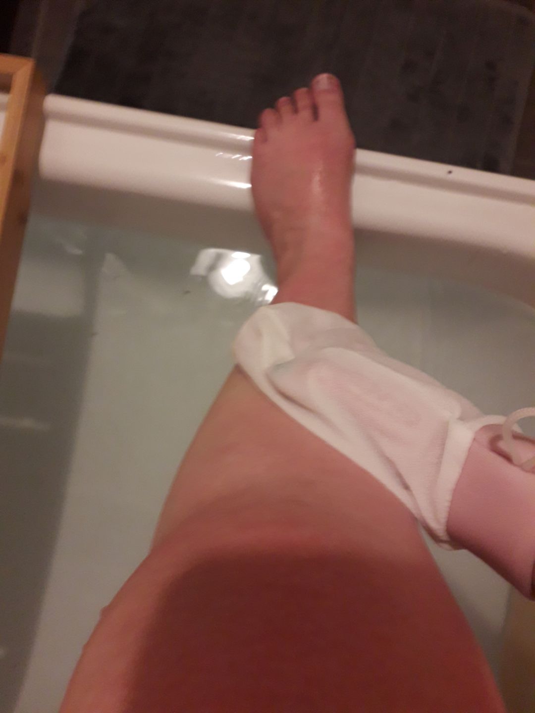 Customer photo review of 100% Silk Exfoliating Body Glove. TikTok Famous Silk Exfoliating Mitt NZ