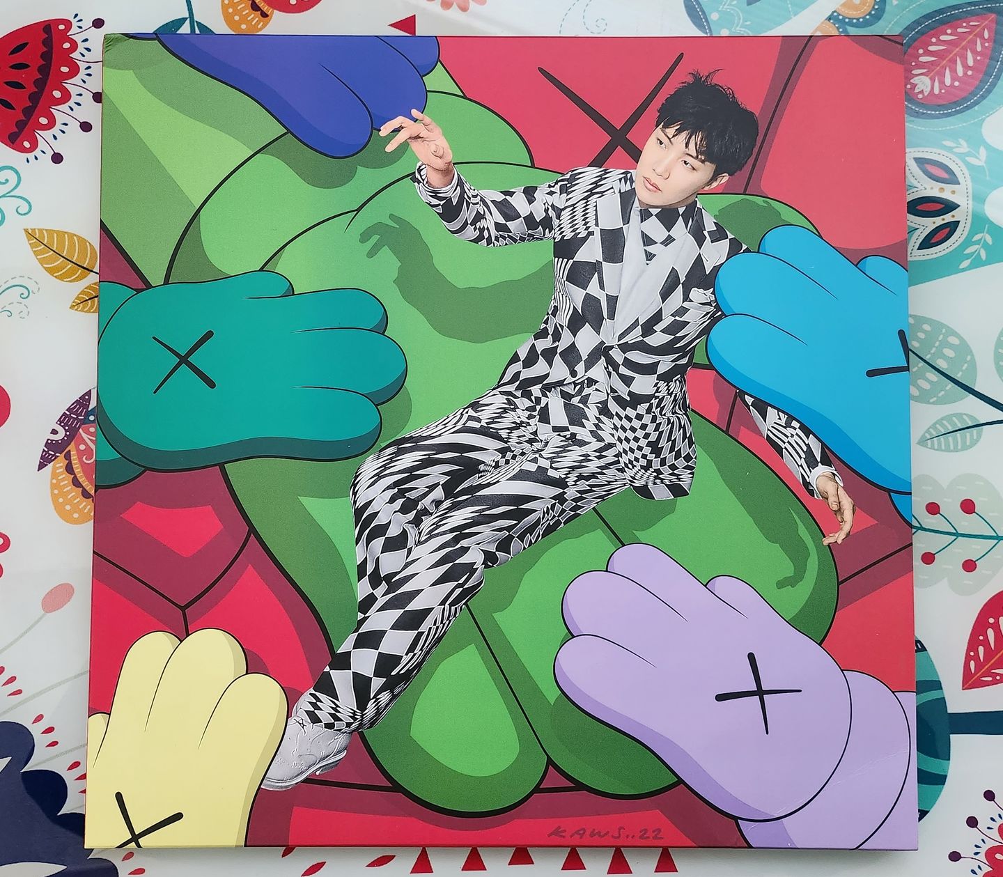 Customer photo review of J-HOPE - 1ST SINGLE ALBUM JACK IN THE BOX VINYL (LIMITED EDITION)