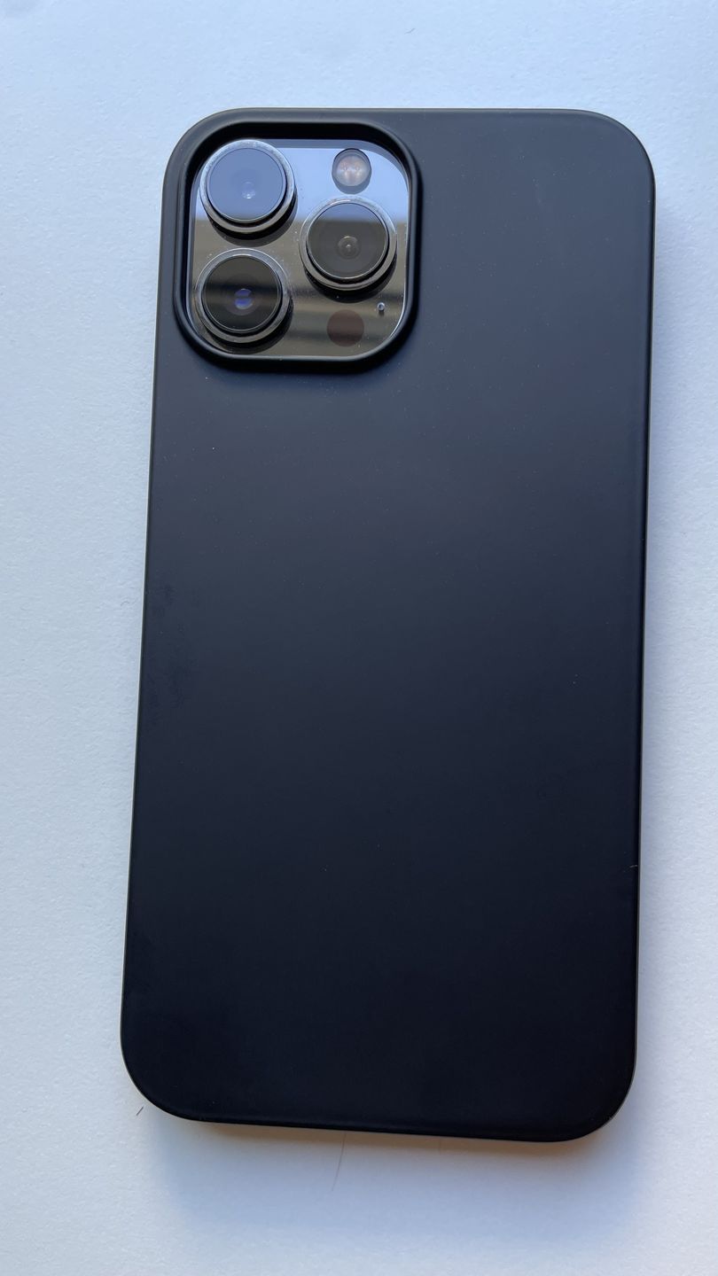 Customer photo review of Thin MagSafe Case for iPhone 13