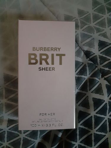 Customer photo review of Brit Sheer For Women By Burberry Eau De Toilette Spray