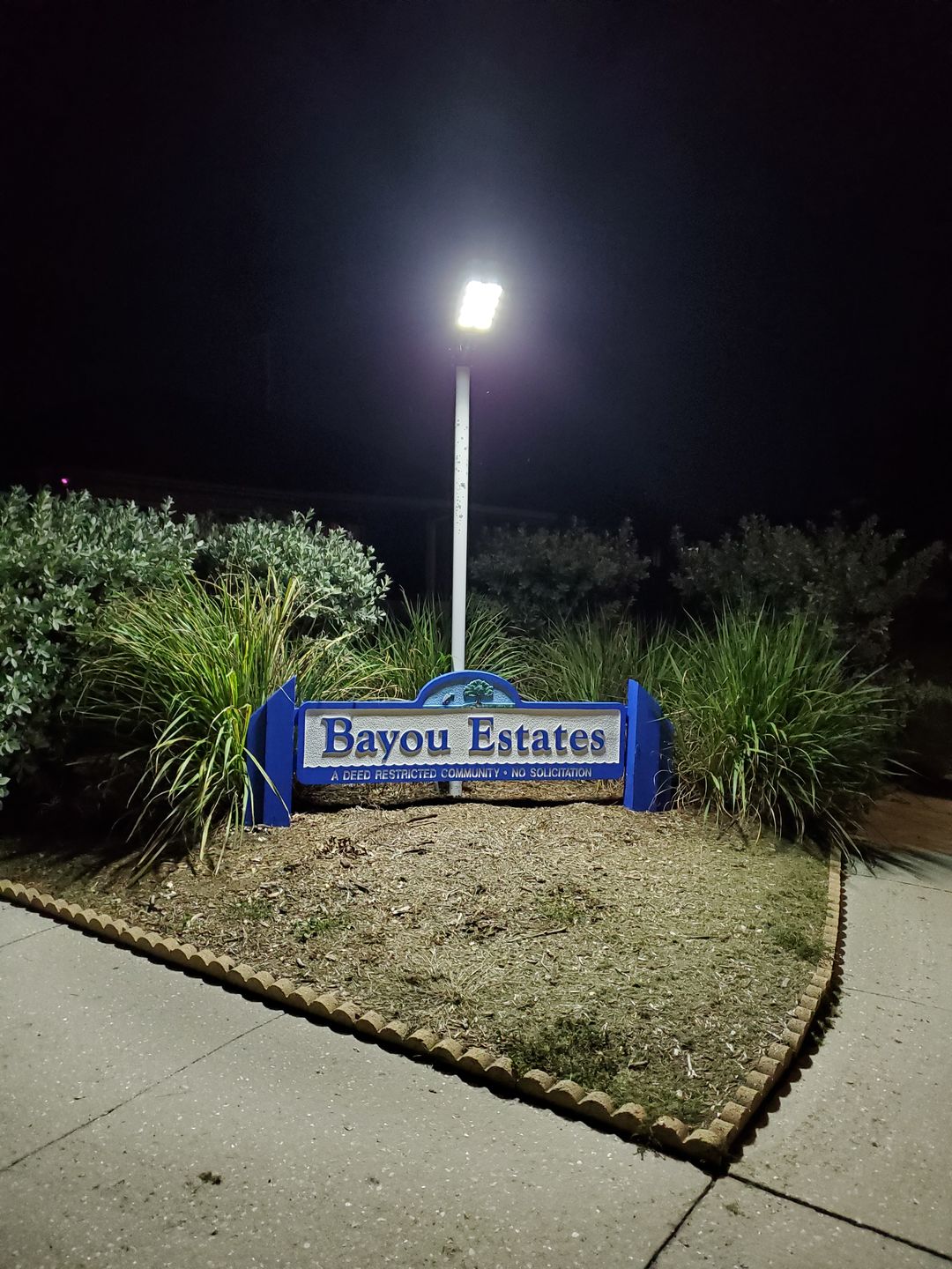 Customer photo review of 4 pack 200W solar street lights 20000 lumens