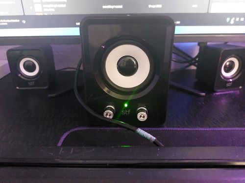 Customer photo review of Bocina para computadora 2.1 | STF Computo | Conexión USB y entrada Auxiliar