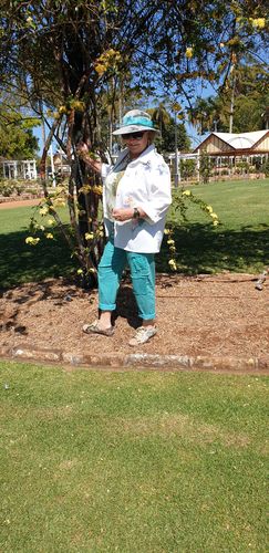 Customer photo review of Licaria Pants in Amalfi Green