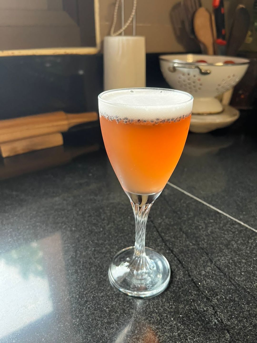 Customer photo review of Zoh Probiotics Peach Kombucha: Fruity Delight for Gut Health