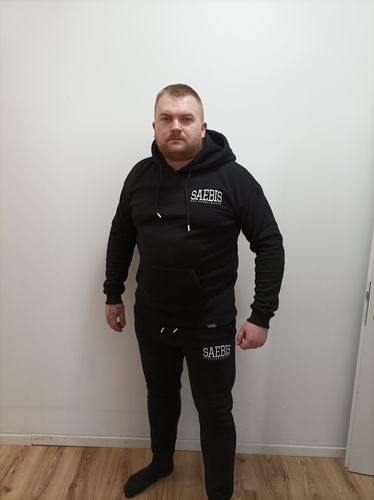 Customer photo review of Lifestyle Herren Hoodie schwarz mit Stickerei by SAEBIS®