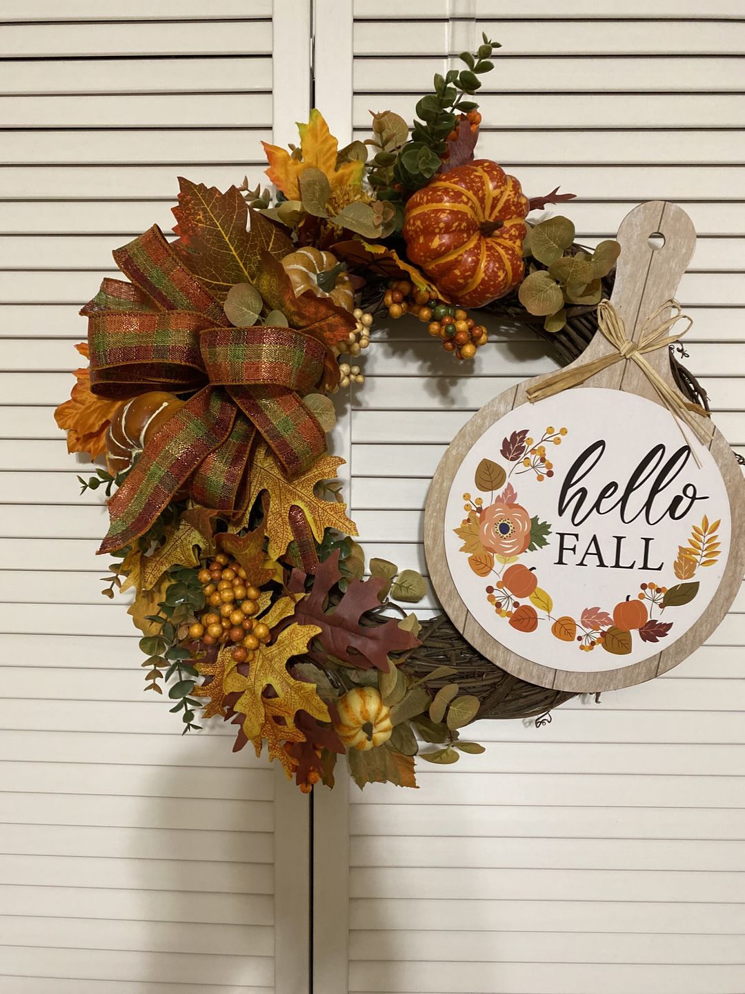 Customer photo review of 16" Round Grapevine Wreath - DECOE-035