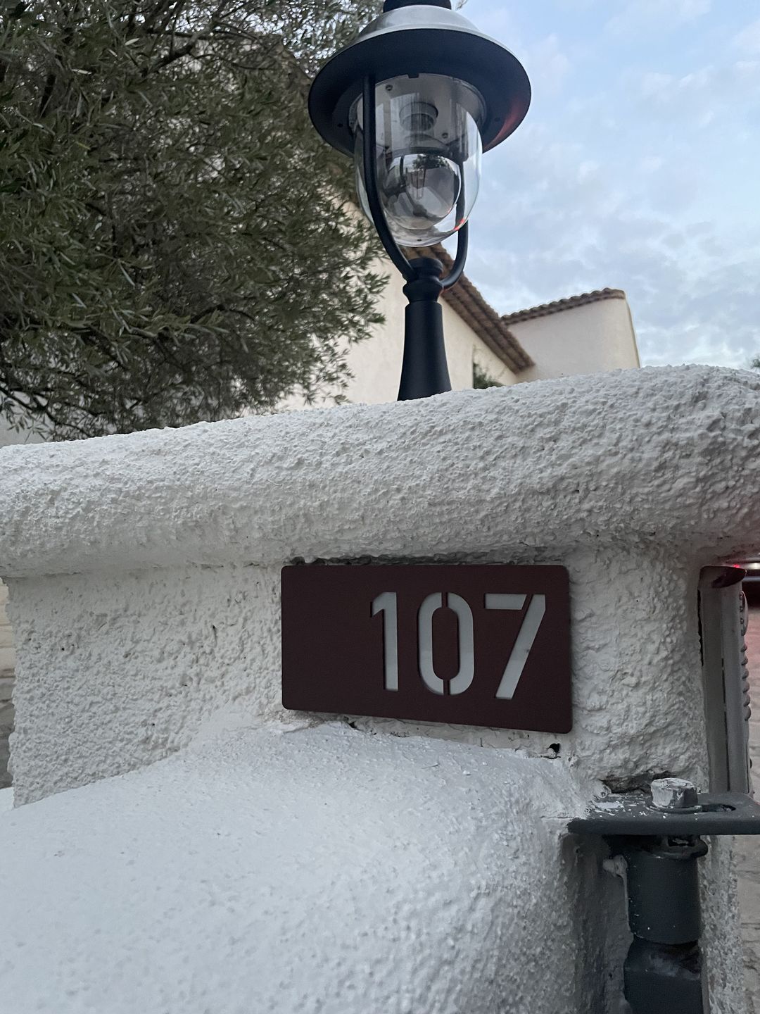 Customer photo review of Numero civico modello Stencil Horizontal