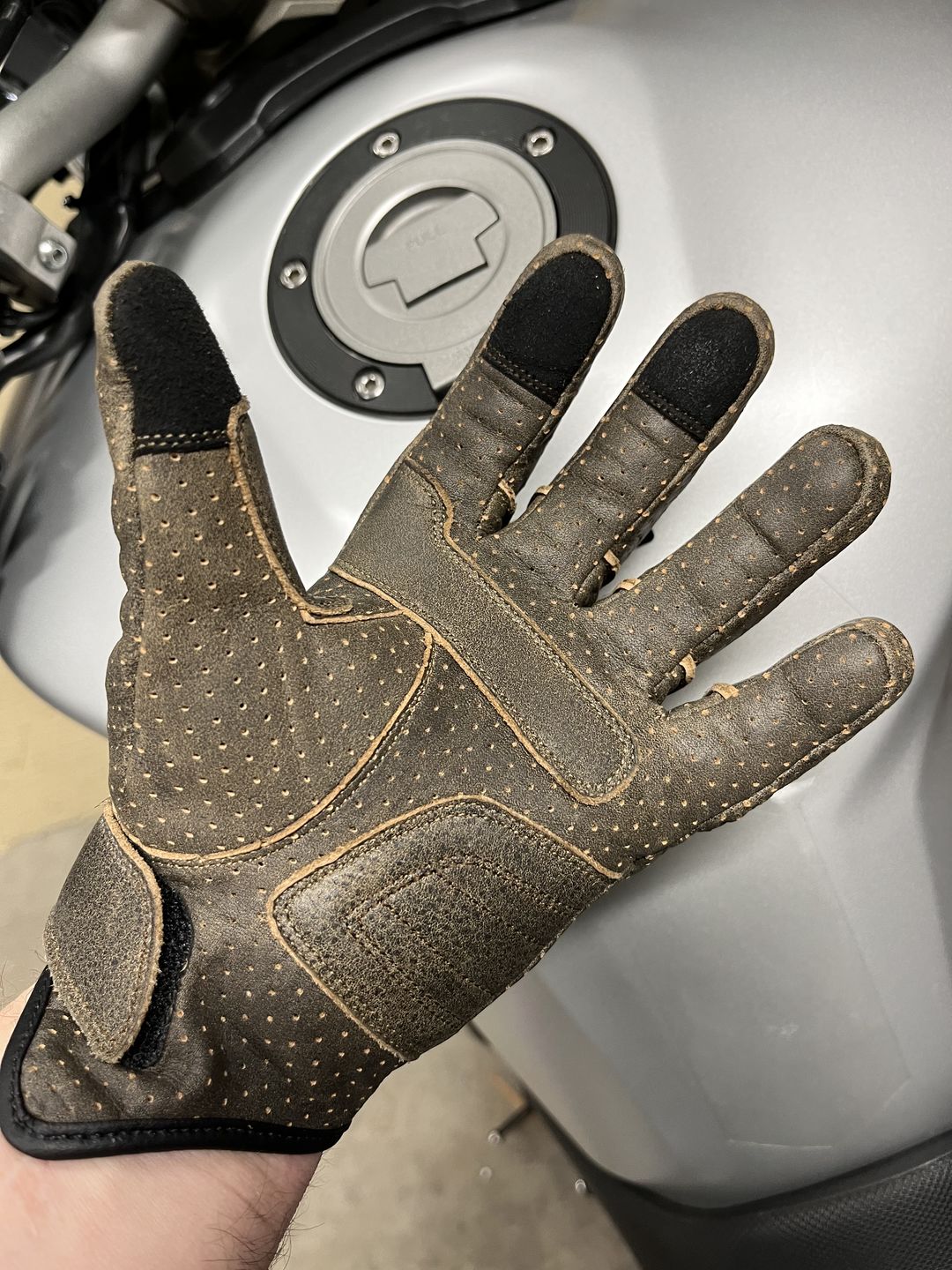 Customer photo review of Thumpa's | Short Cuff Summer Motorbike Gloves | Perforated Retro Brown Distressed Leather