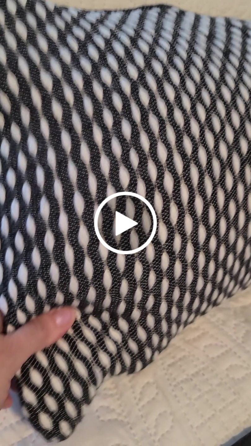 Customer video review of Kala - Lumbar 12x20"