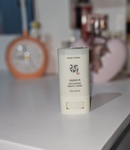 Customer photo review of Matte Sun Stick : Mugwort+Camelia (SPF 50+ PA++++) 18g