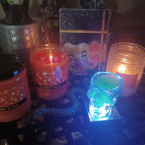 Customer photo review of Candy Corn, 14oz Soy Candle Jar