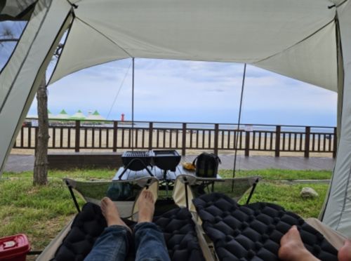 Customer photo review of Single-Person Inflatable Mattress