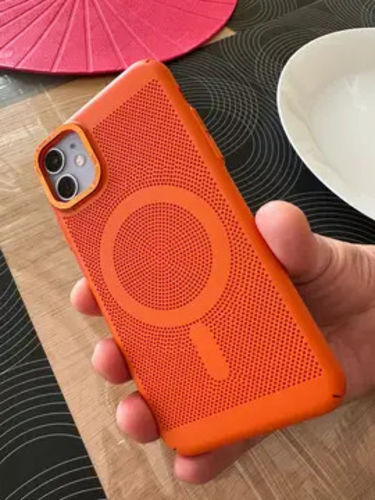 Customer photo review of MagSafe Heat Dissipating iPhone Case