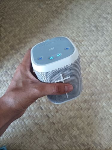 Customer photo review of Bocina inalámbrica portátil | STF Tao Water | IPX5 resistente al agua
