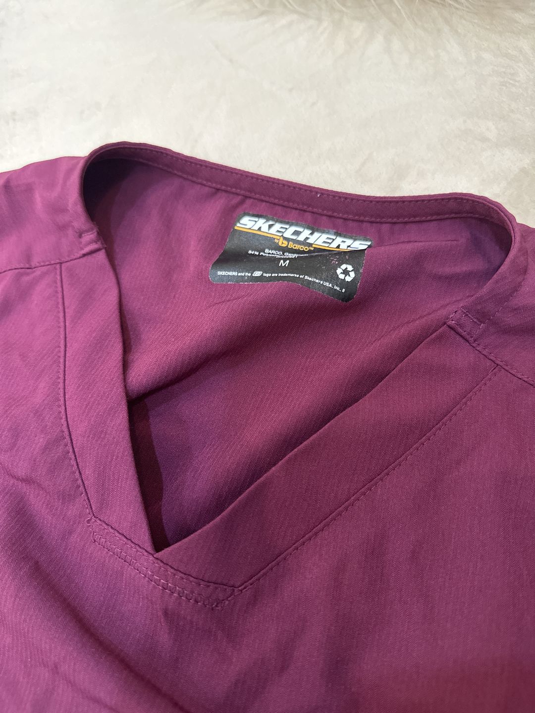 Customer photo review of بلوزة سكتشرز جيب واحد ~One pocket Scrub Top