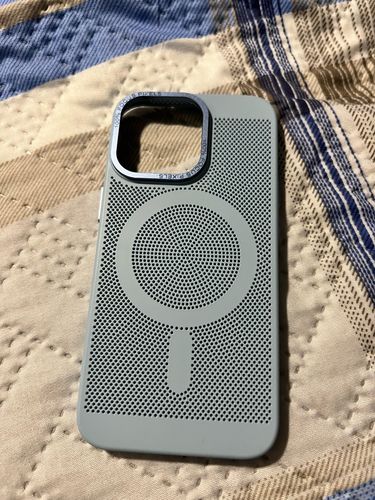 Customer photo review of MagSafe Heat Dissipating iPhone Case