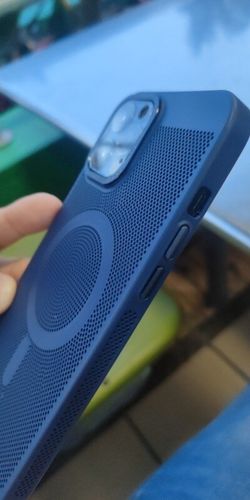 Customer photo review of MagSafe Heat Dissipating iPhone Case