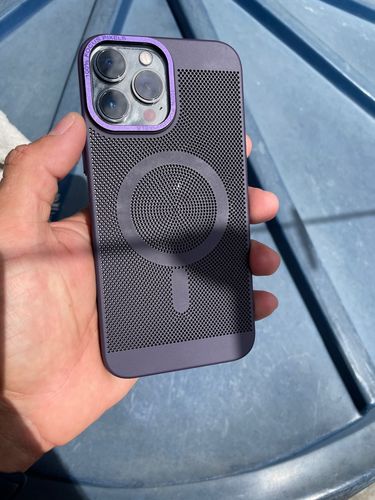 Customer photo review of MagSafe Heat Dissipating iPhone Case