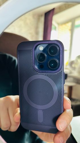 Customer photo review of MagSafe Heat Dissipating iPhone Case