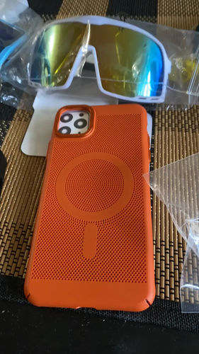 Customer photo review of MagSafe Heat Dissipating iPhone Case