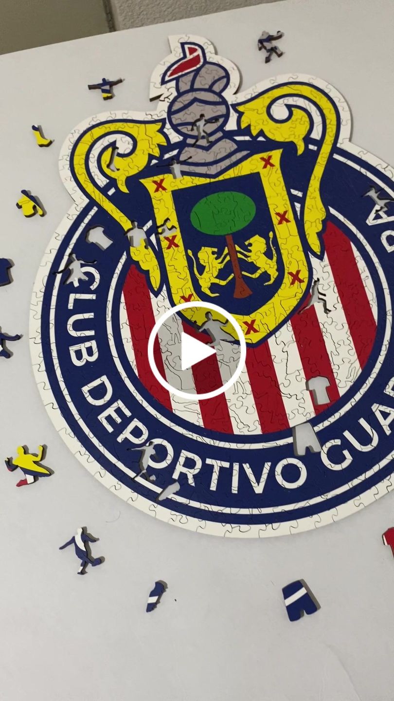 Customer video review of Chivas Guadalajara® Logo - Rompecabezas de Madera Oficial
